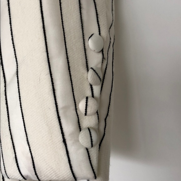 Blazer - Picture 6 of 6